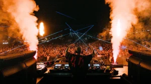 El festival se realizará la noche del 31 de diciembre para recibir el 2026. El lugar confirmado es Espacio Riesco, en Santiago de Chile.